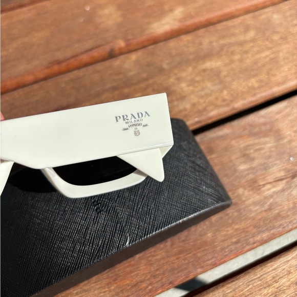 PRADA Sunglasses PRA01S 17K08Z White Frame Dark Grey Lens 53-20-145 + case + box main image 7
